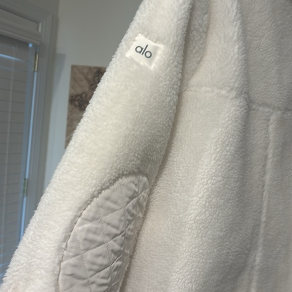 ALO Yoga White Teddy Jacket - Picture 9 of 9